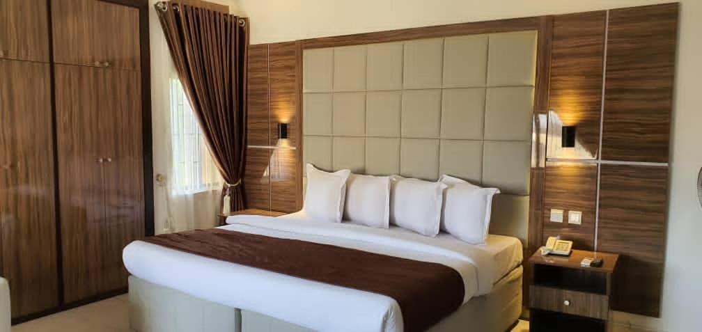 Presken Hotel At International Airport Road Ikeja Kültér fotó