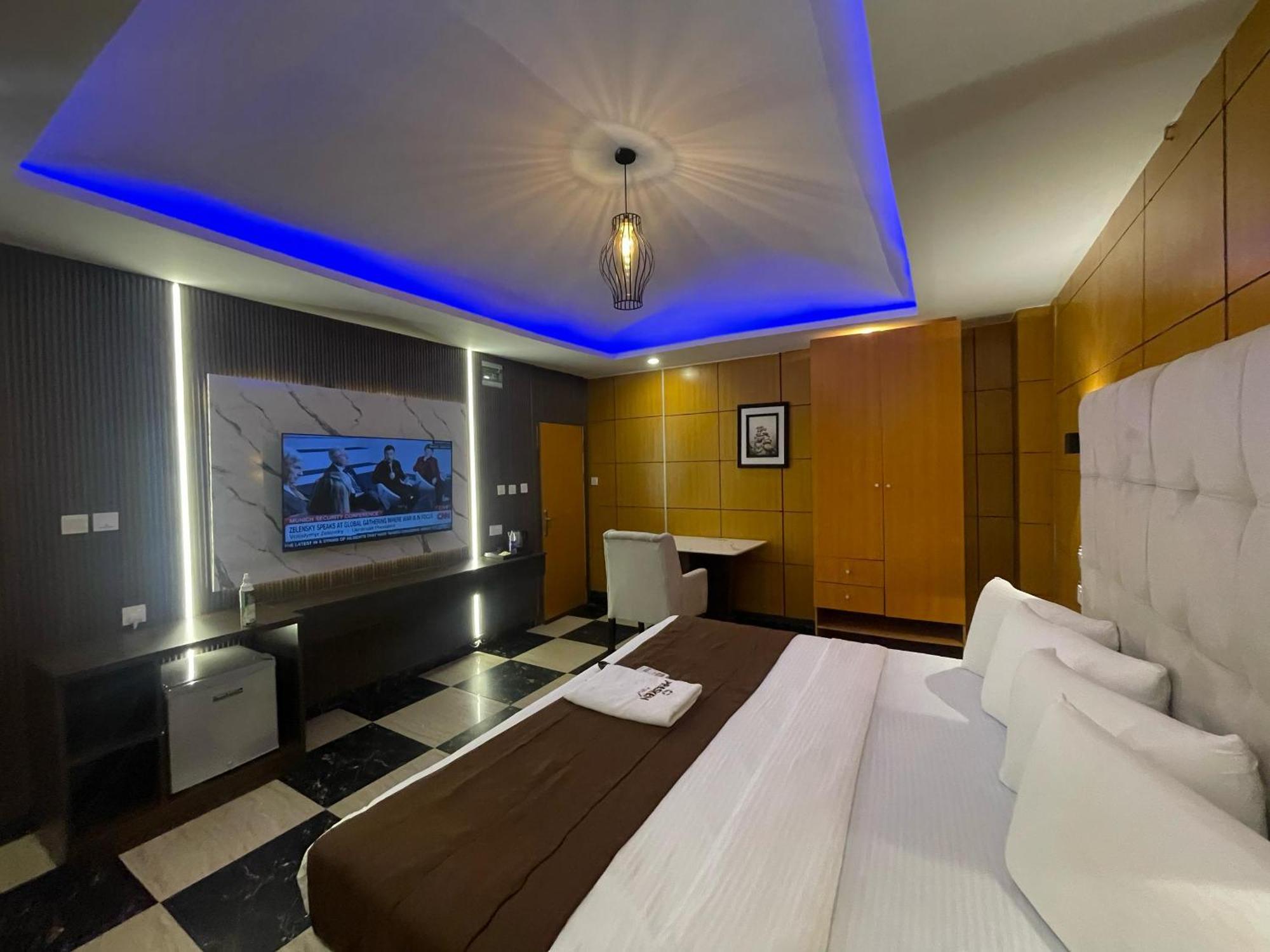 Presken Hotel At International Airport Road Ikeja Kültér fotó