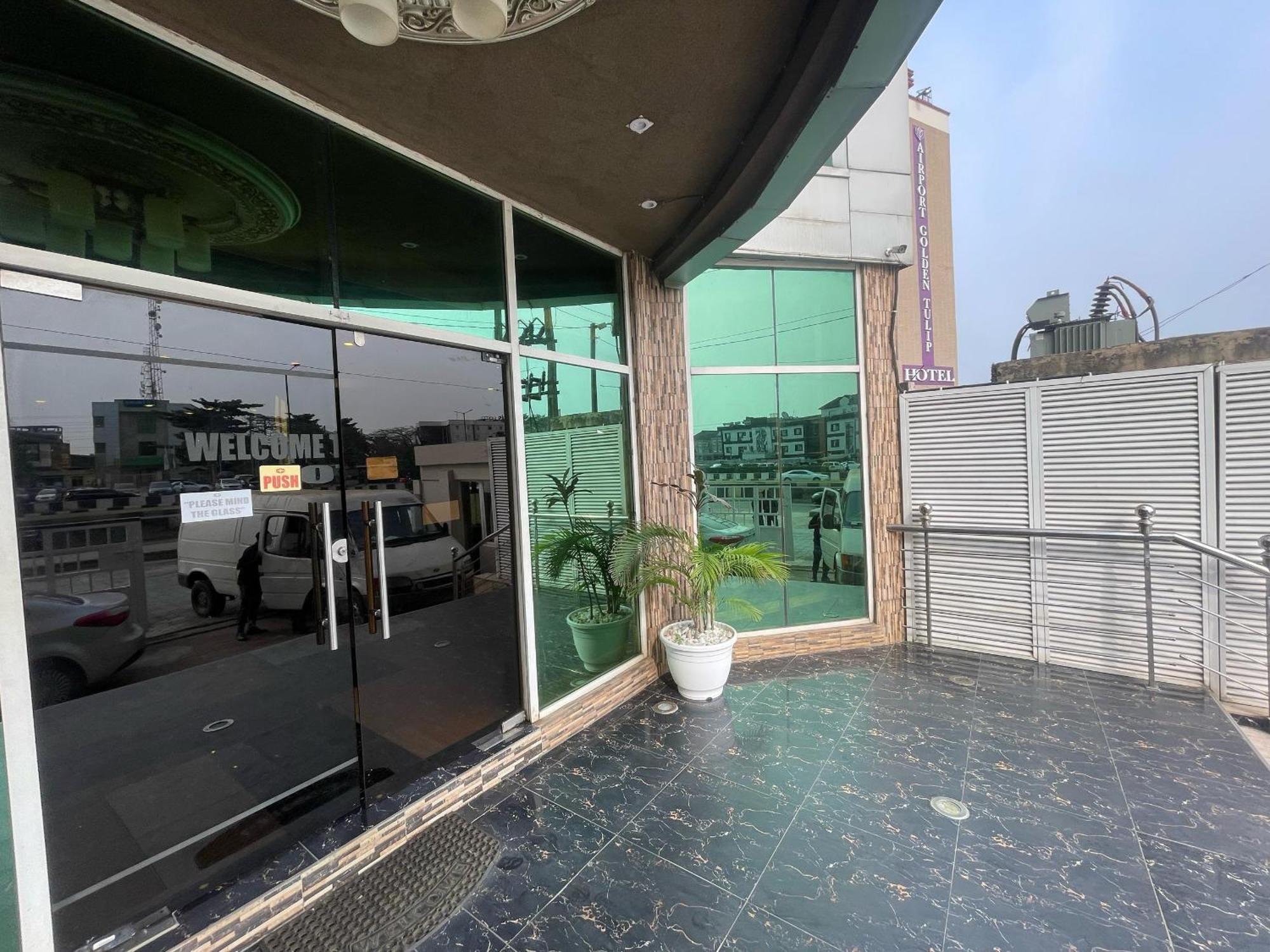 Presken Hotel At International Airport Road Ikeja Kültér fotó