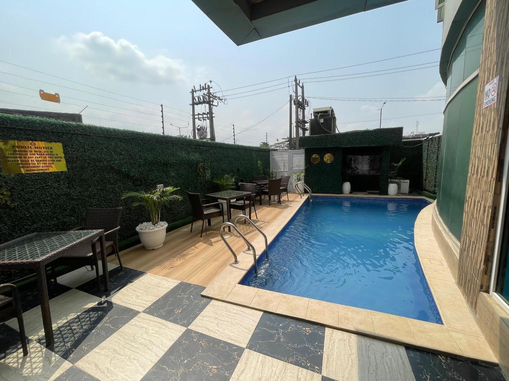 Presken Hotel At International Airport Road Ikeja Kültér fotó