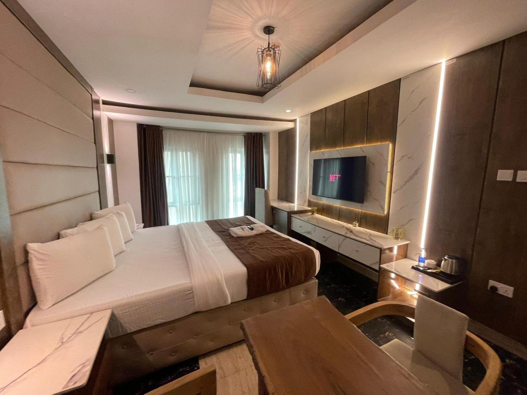 Presken Hotel At International Airport Road Ikeja Kültér fotó