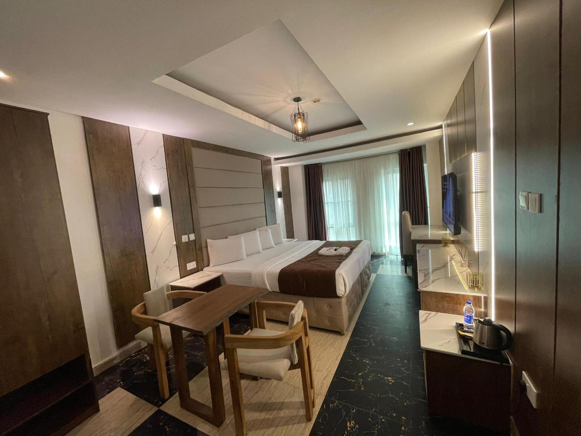 Presken Hotel At International Airport Road Ikeja Kültér fotó