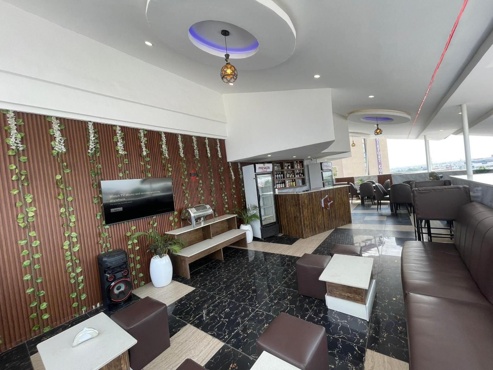 Presken Hotel At International Airport Road Ikeja Kültér fotó