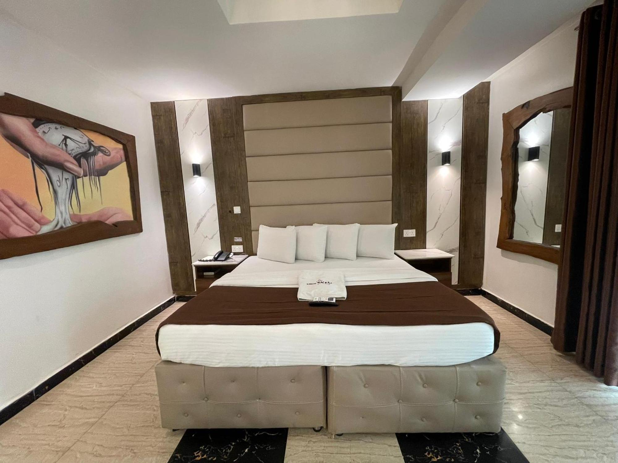 Presken Hotel At International Airport Road Ikeja Kültér fotó